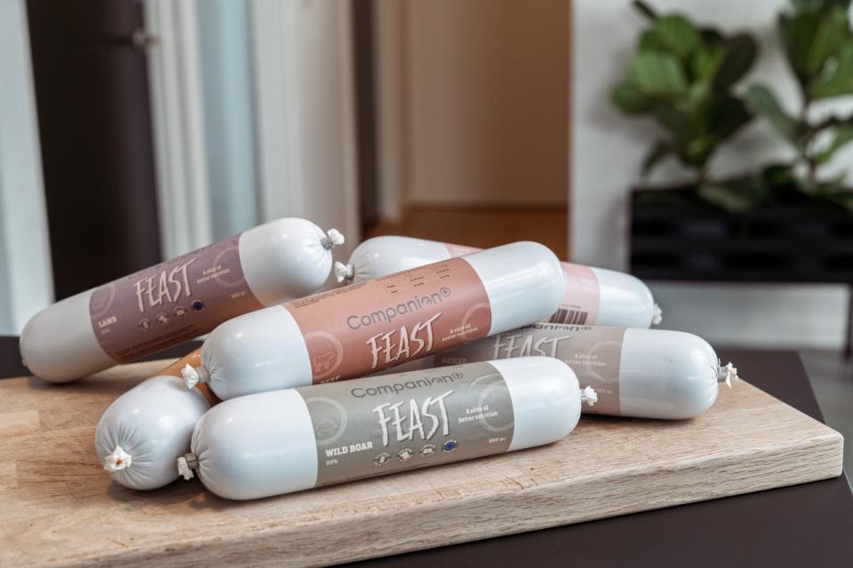 Companion+ FEAST foderpølse til hunde, AND 350 g